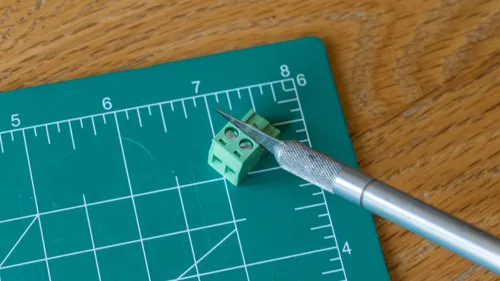 BLUETTI Charger 2 DIY D+ cable cutting